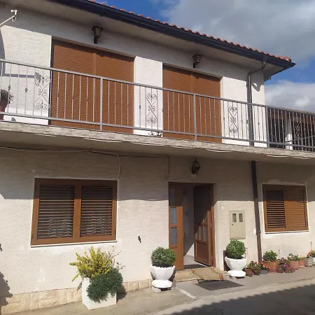 Tomic アパート *