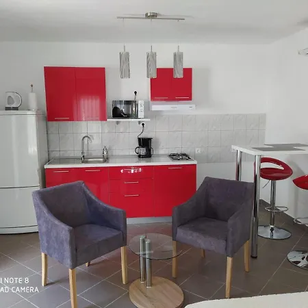 Apartment Tomic *